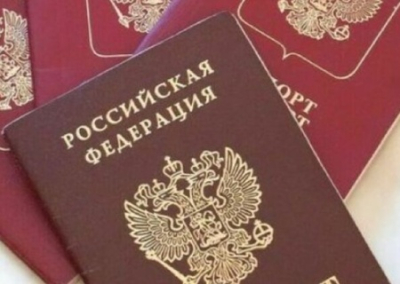 Арестович допустил, что миллион украинцев за границей готовы получить российское гражданство