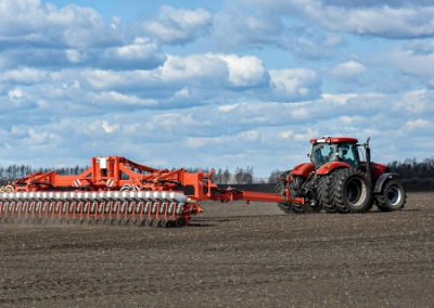 Украинский дрон — не главная проблема. Что будет с урожаем в приграничных регионах из-за атак ВСУ?