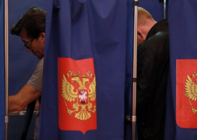 В российской политике исчерпали себя старые партии и их лидеры. Доклад российских политологов о ситуации после выборов
