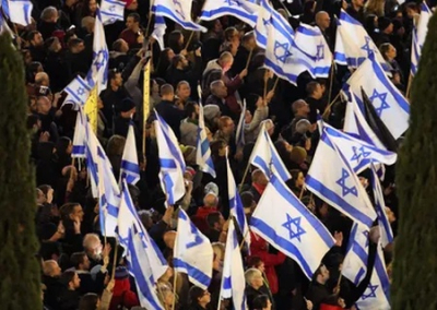 Протестующие в Израиле требуют отставки правительства Нетаньяху