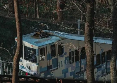 В киевском фуникулере мужчина в военной форме убил подростка