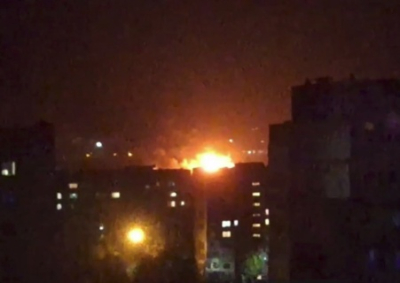 Украинские войска ночью нанесли удар по нефтебазе в Луганске