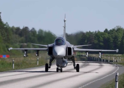 Швеция отложит поставку Украине самолетов Gripen