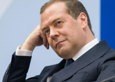 Медведев назвал Зеленского законной военной целью России