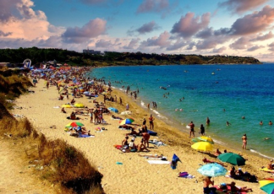 «Зачем нужна эта имитация мирной жизни?». Власти Крыма призвали не бояться отдыхать на полуострове