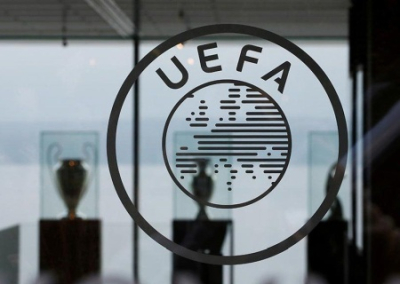 УЕФА намерен объявить борьбу с российскими флагами