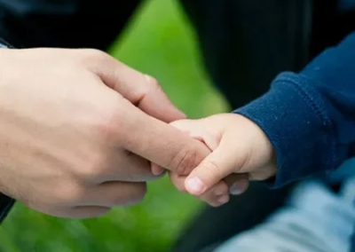 Володин выступил за запрет на усыновление для граждан стран, где разрешена смена пола