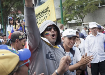 В Венесуэле третьи сутки продолжается попытка госпереворота при помощи США