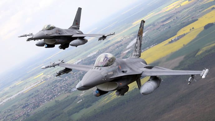 Первые F-16 прибывают на Украину, но это не wunderwaffe и не стоит «ожидать многого»