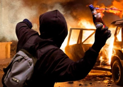 Комбат «Азова» разрешил своим боевикам расстреливать на месте поджигателей военных авто в тылу