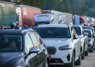 Латыши запретили въезд на автомобилях с белорусскими номерами