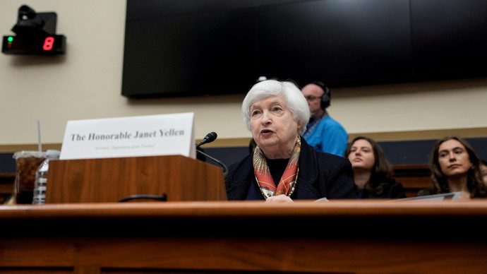 Джанет Йеллен сдержанно признала опасения краха доллара