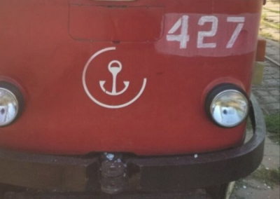 Украинский БПЛА атаковал трамвай в центре Горловки, погиб вагоновожатый