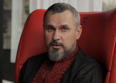 Сенцов пророчит Украине десятилетнюю войну и перевод страны на военные рельсы