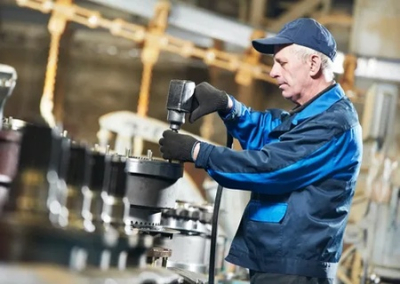 В России большинство работников промышленных предприятий намерены сменить работу из-за низкой зарплаты