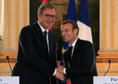 Вучич пел песни для Макрона во время его визита в Сербию