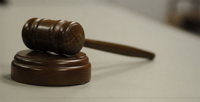 Приживалы выдворили хозяина из собственного дома по суду