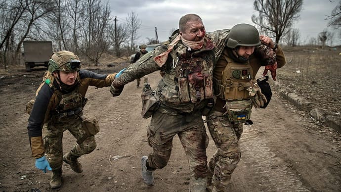 Уступая в численности и вооружении, ВСУ борются с низким моральным духом и дезертирством