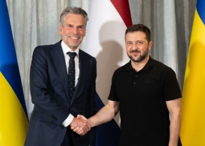 Зеленский выпросил у премьера Нидерландов 200 млн евро