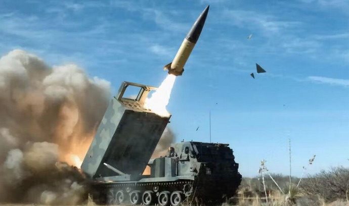 Комментарии американских читателей к статье «Байден говорит, что «решает», позволить ли Украине наносить удары вглубь России»