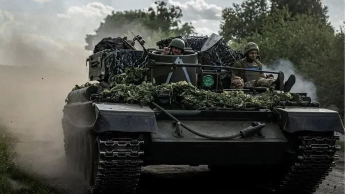 Российские войска прорвали левый фланг ВСУ в Курской области