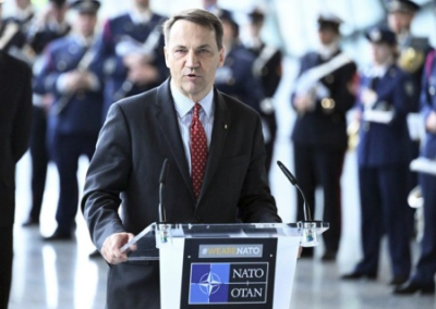 Сикорский: страны НАТО намерены отказаться от Основополагающего акта с Россией
