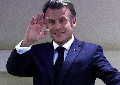 Жена Макрона ударила президента в лицо. Французскому лидеру посоветовали обратиться на горячую линию помощи женщинам