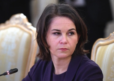 Анналена Бербок завещает своему преемник «беречь феминизм» в МИД Германии