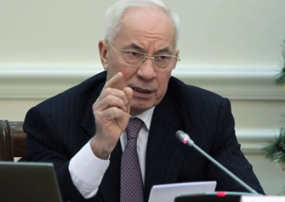 Азаров: санкции Грэма в 500% ударят по экономике США и поставят крест на мирных инициативах Трампа