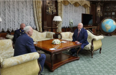 Лукашенко заверил, что Белоруссия навсегда вместе с Россией, но «аккуратно и осторожно, и без шашки наголо»