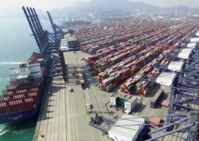 США и Китай обменялись обвинениями в нарушении договоренности по торговым отношениям