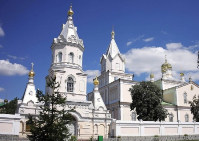 СБУ и Нацгвардия провели обыски в Корецком Свято-Троицком женском монастыре УПЦ. Искали оружие и российских диверсантов