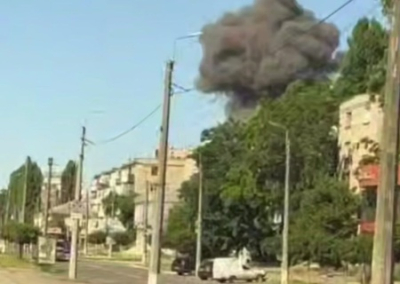 ВС РФ уничтожили еще одно здание военкомата на Украине. Жители Кременчуга аплодируют стоя