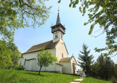 «Венгров на ножи». Украинские нацисты сожгли греко-католическую церковь