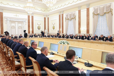 Лукашенко: В ЕС почувствовали, что стреляют себе в ногу, вводя санкции против Белоруссии