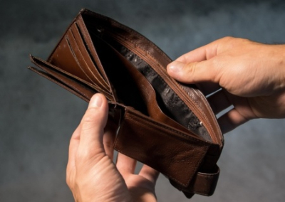 8,8 млн человек на Украине проживают за чертой бедности. Разница между минимальной и максимальной пенсией — 165 раз