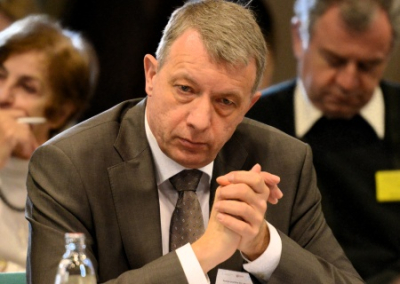 Евродепутат Картайзер: под подготовкой Евросоюза к нападению на Россию скрывается американский ВПК