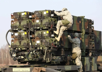 Трамп поставляет Украине снаряды 155-мм и реактивные ракеты для «Хаймарсов», от которых гибнут жители Донецка