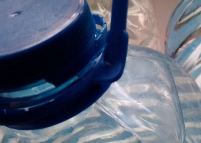 Кто зарабатывает на водной катастрофе в ДНР? Общественница призвала конфисковать заводы, продающие государственную воду