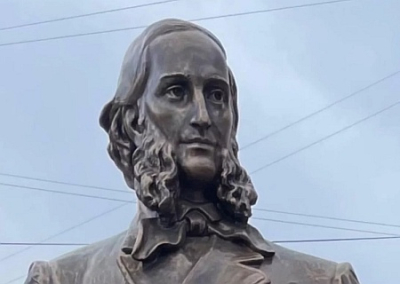 Алиев начал войну с памятниками. Власти Азербайджана снесли монумент Айвазовского в Карабахе