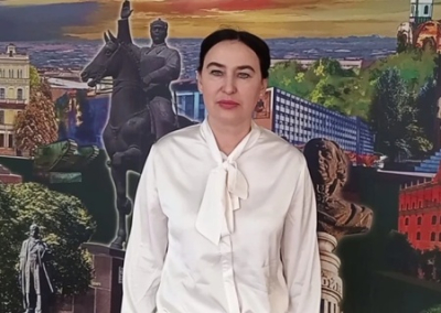 «Вела себя по-хамски»: врио мэра Луганска Яна Пащенко отказалась давать комментарии после встречи с жителями Счастья