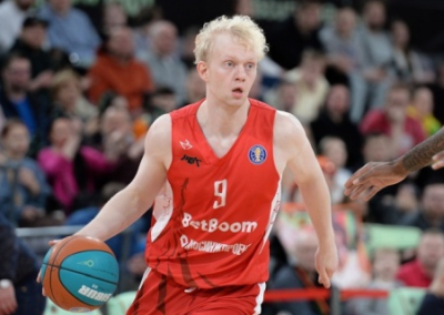 Российский баскетболист Касаткин прилетел в Париж сделать предложение девушке, но был арестован по запросу США