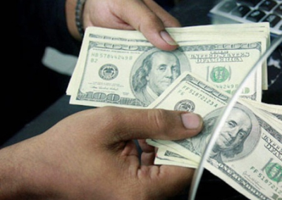 «Веря» в победу, украинский бизнес массово выводит деньги за границу