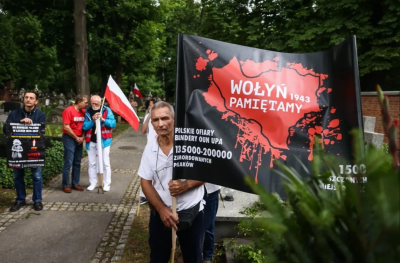 День Волынской резни.  Киев и Варшава не могут договориться, кто кого резал