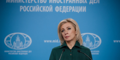 Захарова объяснила,  для чего Зеленский настаивает на встрече с Путиным