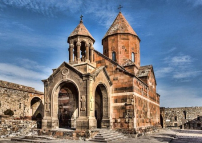 «Дом Иисуса Христа занимает антихрист и собакоед». Пашинян собрался «освободить» Армянскую апостольскую церковь