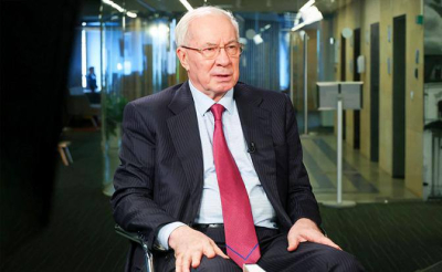 Азаров: Путину пока незачем встречаться с Зеленским