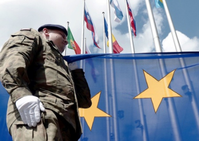 Глава венгерского МИДа заявил о намерении Евросоюза ввести войска на Украину