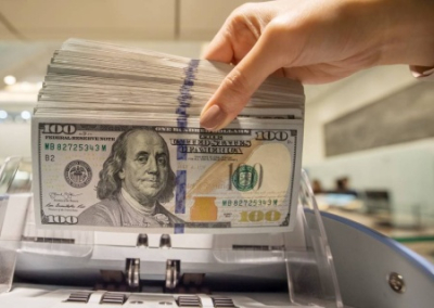 Российские власти сняли обязательное требование о продаже валютной выручки. Что будет с курсом рубля?