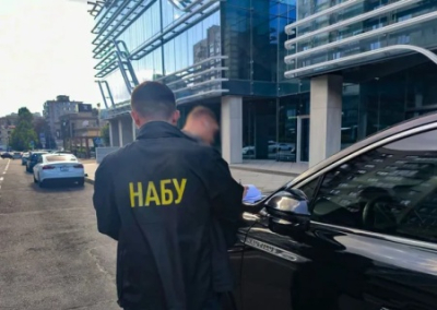 Financial Times назвало ошибкой попытку Зеленского «отмазать» своё окружение от тюрьмы